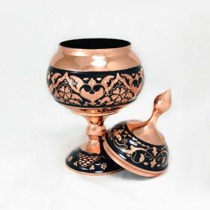 شکلات خوری پایه‌دار الماس تراش 18 سانتی
