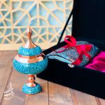 ست شکلات خوری فیروزه کوبی 25 سانتی و رومیزی ترمه ابریشم 1 در 1