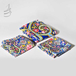 ست رومیزی مخمل 1 در 1 و دو عدد کوسن 40 در40 سانتی طرح کاشی کاری کد set-223